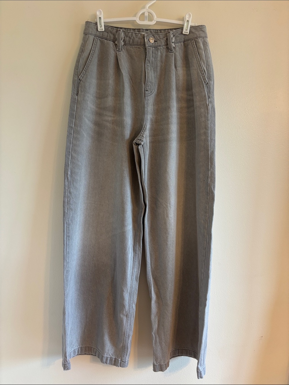 High-Rise Straight Leg Jeans in Faded Gray